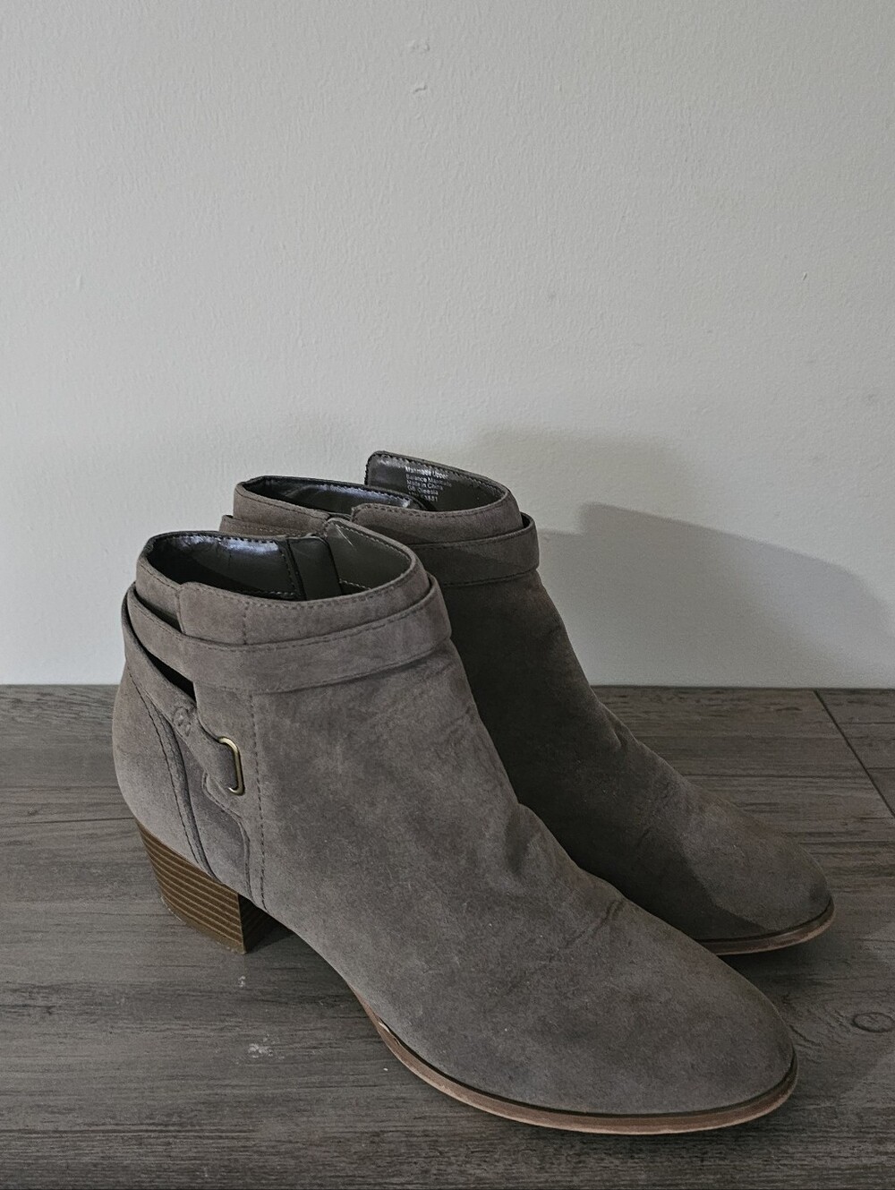 Giani Bernini Gray Taupe Suede Ankle Booties with Block Heel 10 M